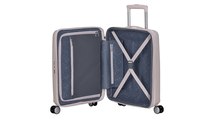 Organisation intérieure avec une poche  zippée supplémentaire