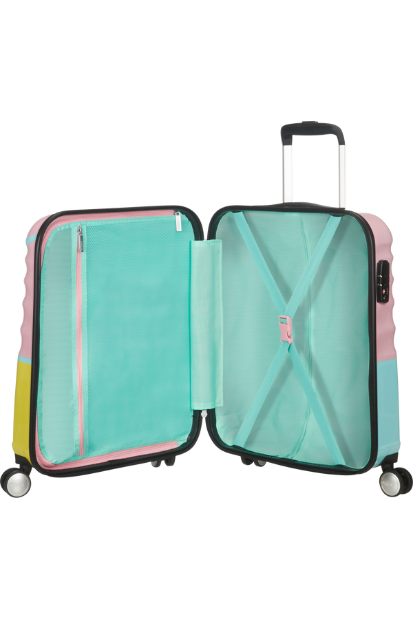 American Tourister Wavebreaker Spinner 55cm  Zig Zag
