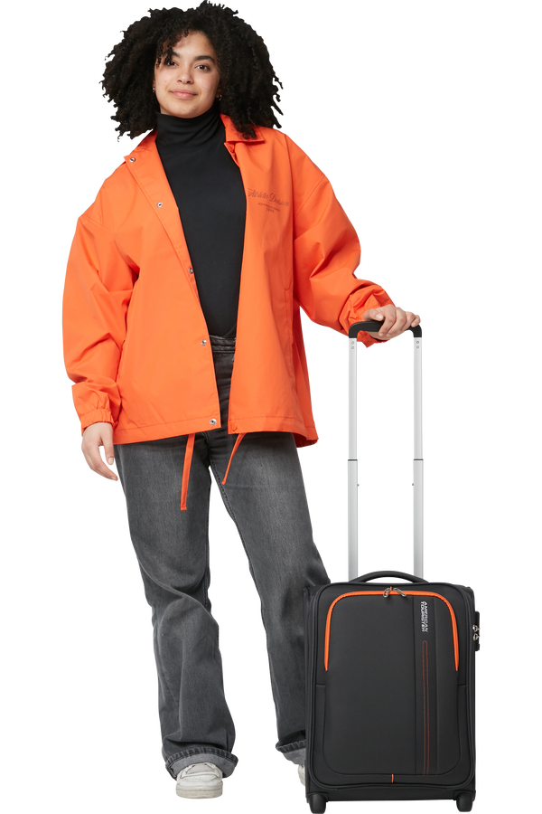 American Tourister Sea Seeker Upright Underseater Tsa 45cm  Charcoal Grey American Tourister Sea Seeker Upright Underseater Tsa 45cm  Charcoal Grey