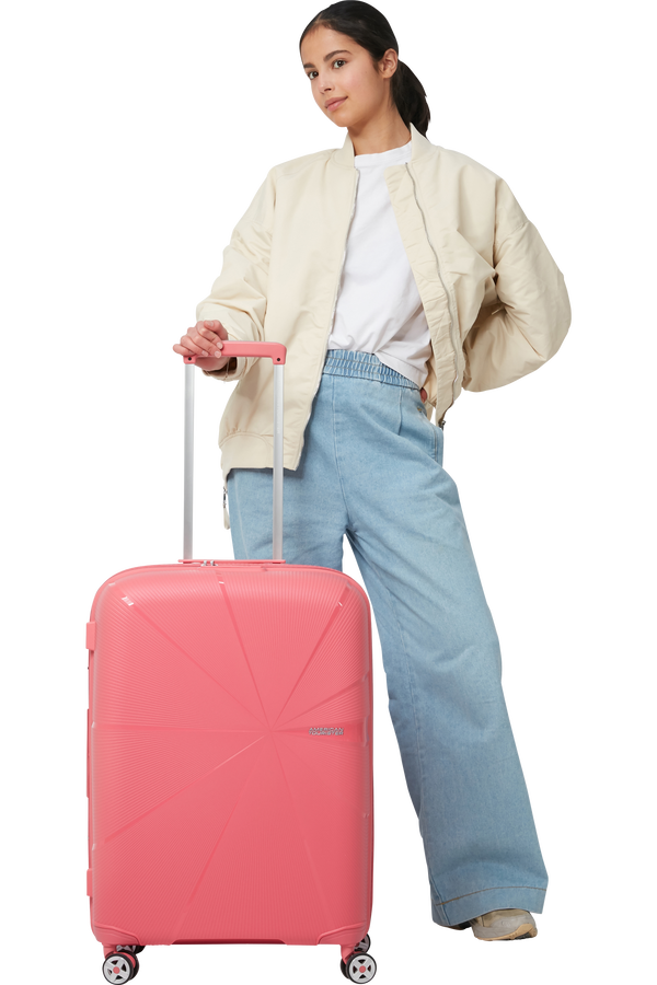 American Tourister StarVibe Spinner Expandable TSA 67cm Sun Kissed Coral American Tourister StarVibe Spinner Expandable TSA 67cm Sun Kissed Coral
