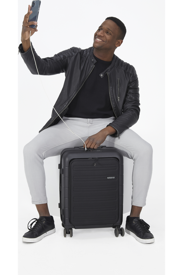American Tourister Novastream Spinner TSA Exp. Smart 55cm  Noir Ardoise American Tourister Novastream Spinner TSA Exp. Smart 55cm  Noir Ardoise