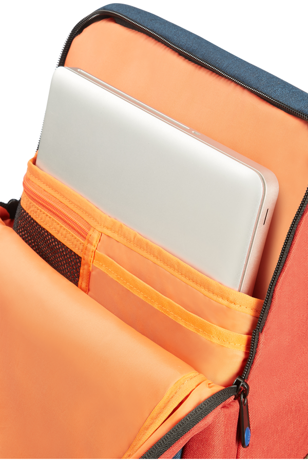 American Tourister Urban Groove Lifestyle Backpack 17.3inch  Navy/Red American Tourister Urban Groove Lifestyle Backpack 17.3inch  Navy/Red